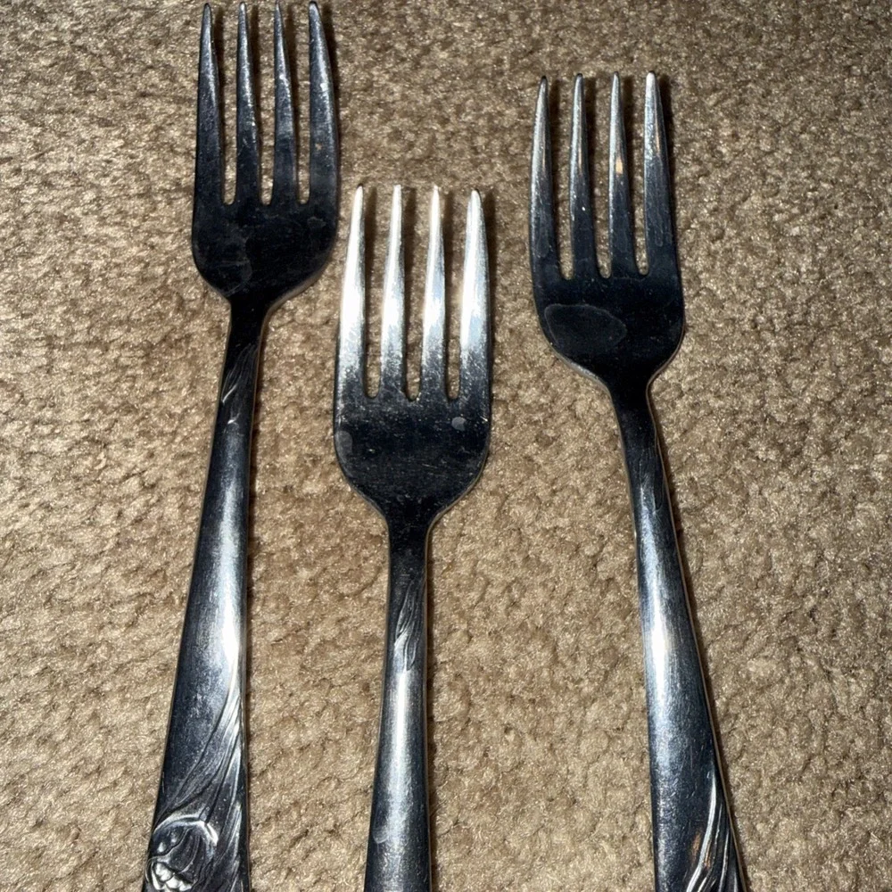 Vintage Hull Tulips Stainless dessert Forks 3
